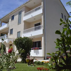 Lidija Apartment