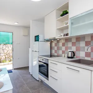 Mara Apartment