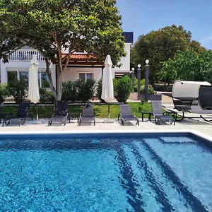 https://apartments-tina-stinjan.pula-hotels.org